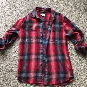 Aritzia Golden by TNA shirt size small